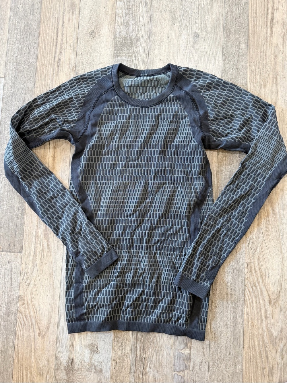 lululemon athletica Gray Patterned Crewneck Long-Sleeve Top